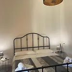 Foscolo 20 아파트